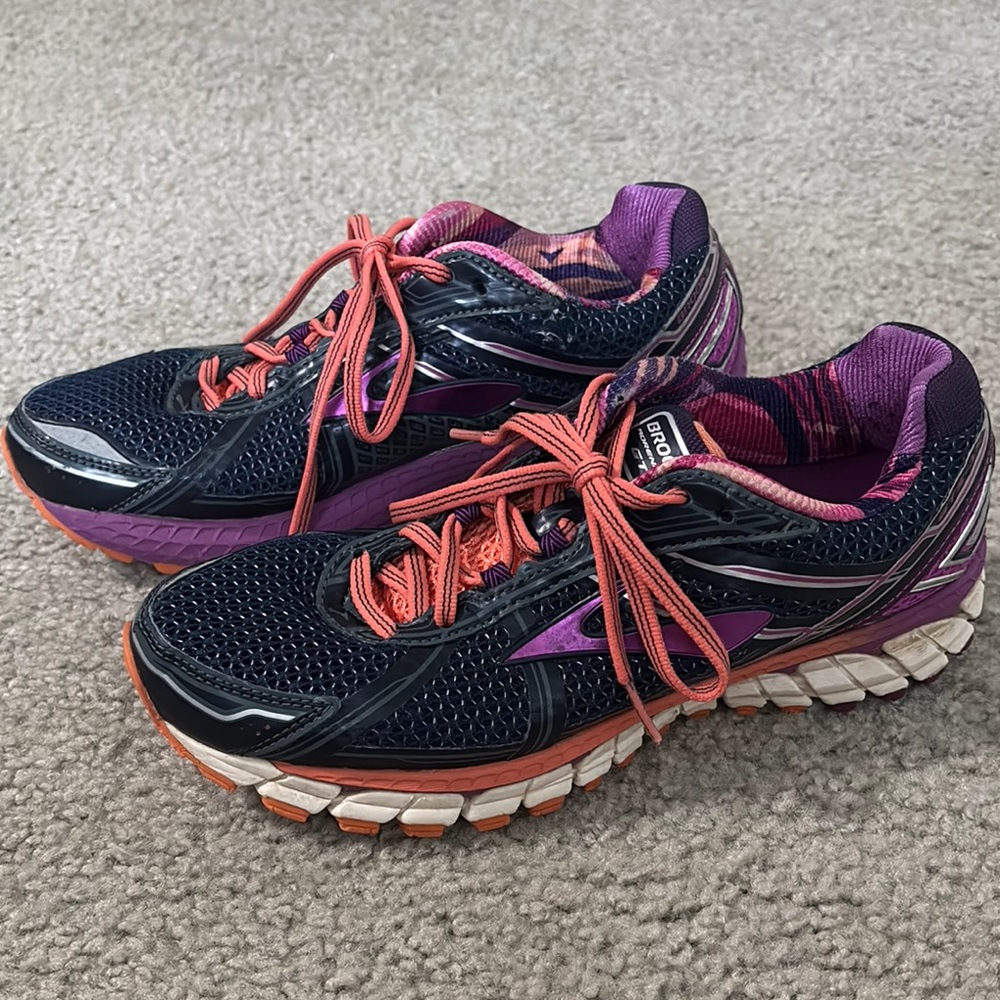 Brooks Black and Purple Athletic Shoes with Mesh Upper